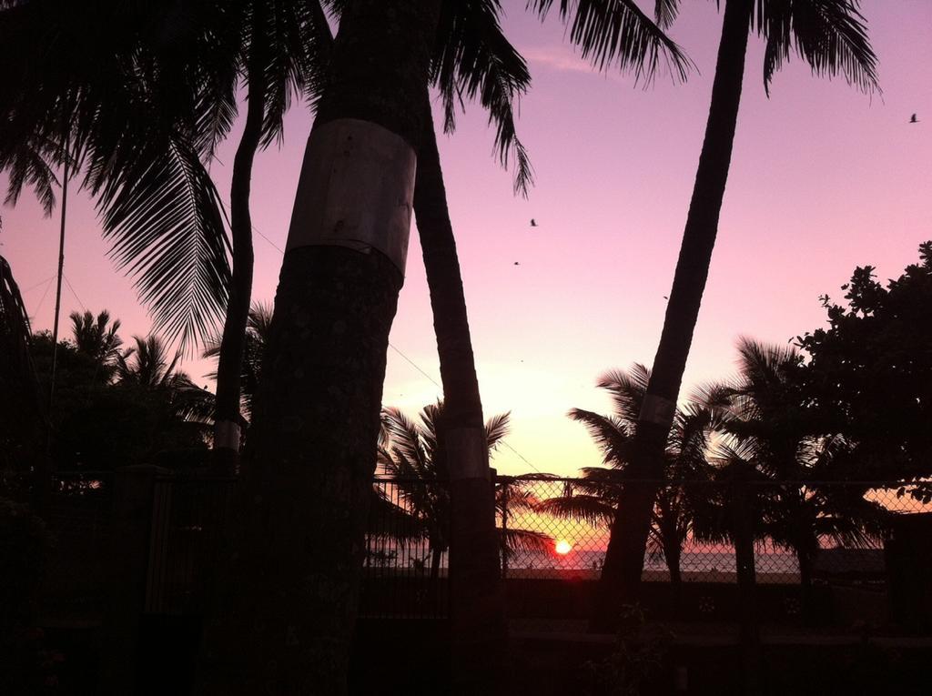 Janishi Residencies Hotel Negombo Buitenkant foto
