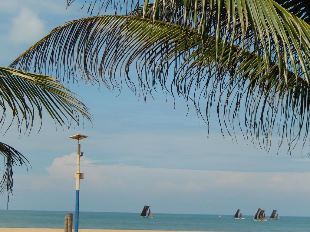 Janishi Residencies Hotel Negombo Buitenkant foto