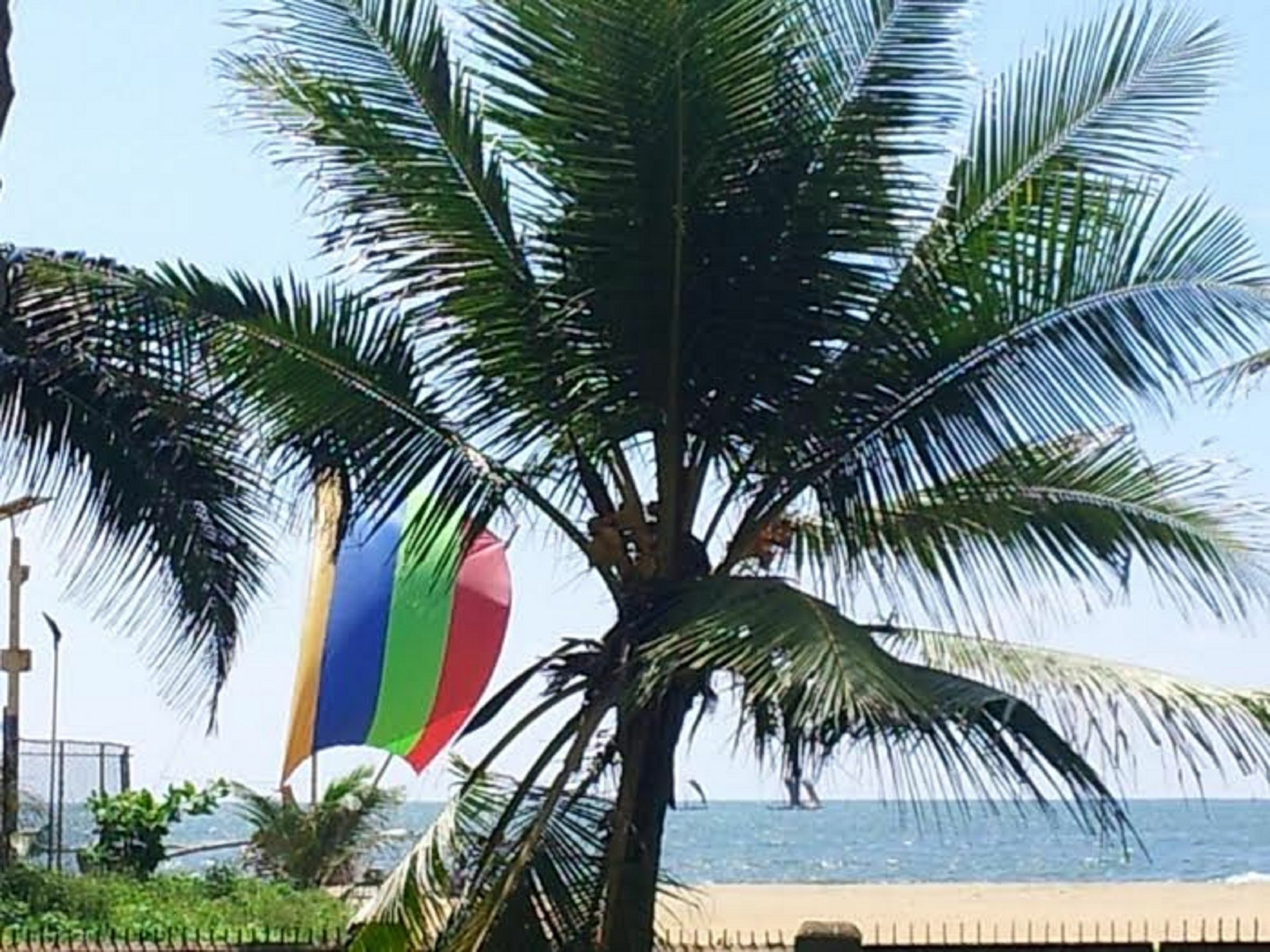 Janishi Residencies Hotel Negombo Buitenkant foto
