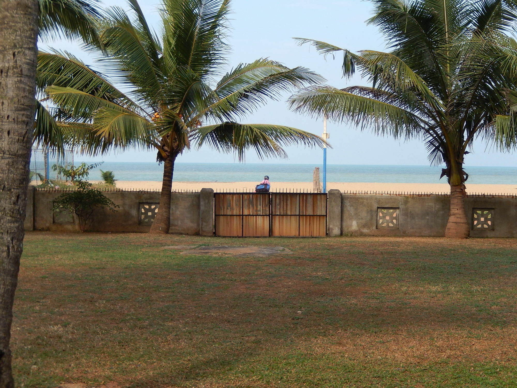 Janishi Residencies Hotel Negombo Buitenkant foto